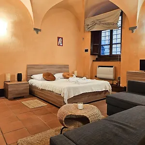 Casa Giovanna - Piazza San Michele Studio! Appartamento